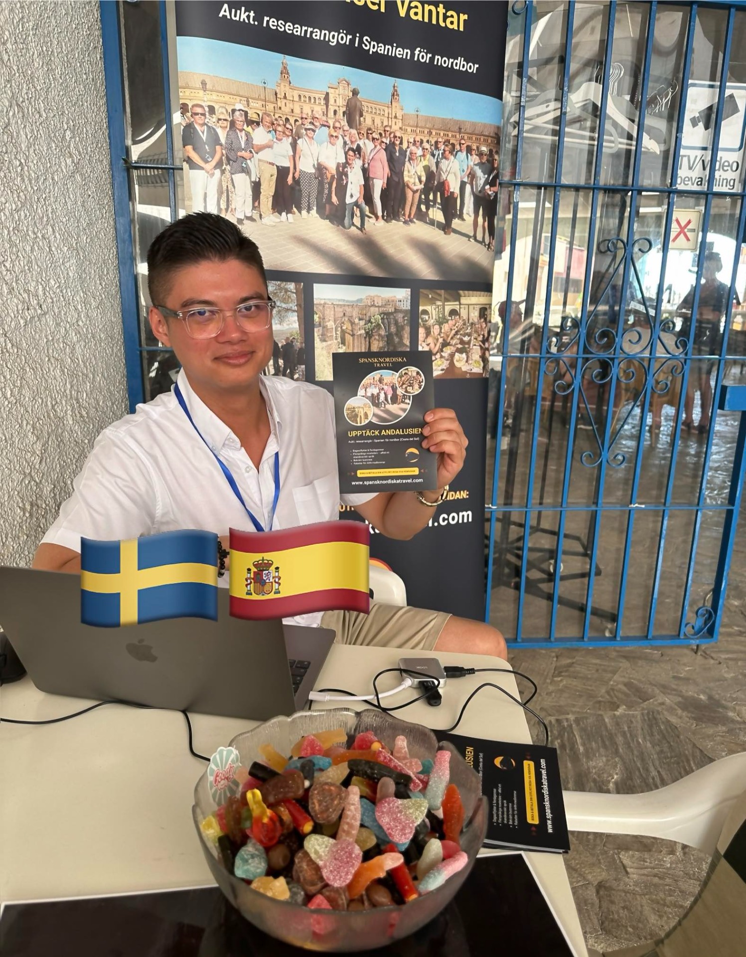 Svensktalande representant med vana för alla skandinaviska språk som också behärskar spanska och engelska.